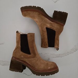 NWT Sofft Lug Sole Boots